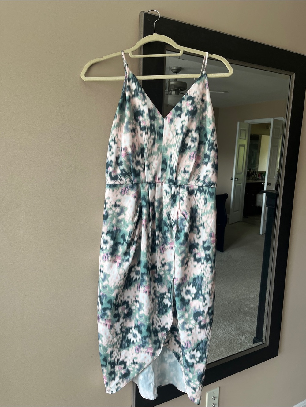 Chelsea28 FAUX WRAP DRESS - Picture 6 of 11